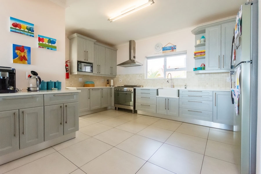4 Bedroom Property for Sale in Britannia Bay Western Cape